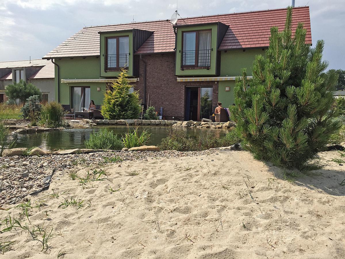 Lake View Apartments Near Golf Resort Kuneticka Hora, Dritec Пардубице Экстерьер фото